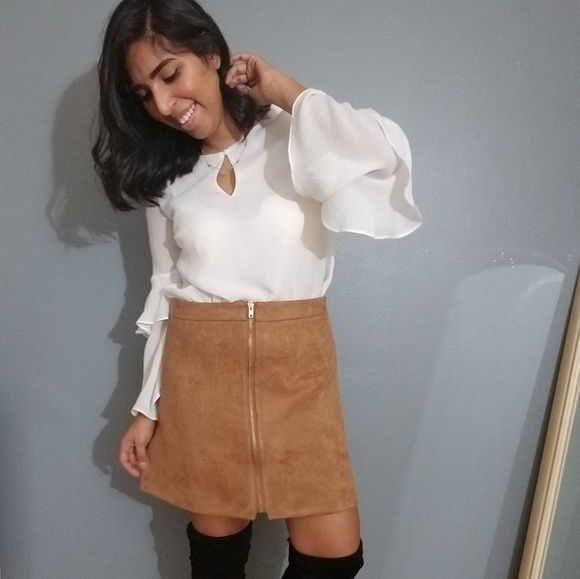 TAN ZIPPERED FAUX SUEDE SHIRT - Picture 2 of 6